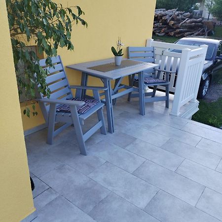 Rooms Josip Korenica Luaran gambar