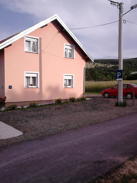 Rooms Josip Korenica Bilik gambar