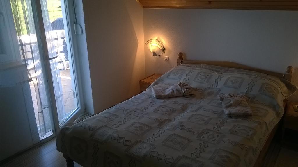 Rooms Josip Korenica Luaran gambar