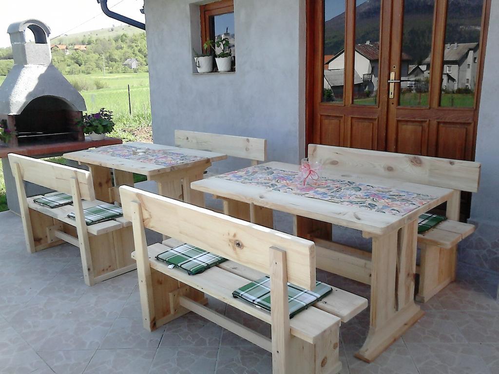 Rooms Josip Korenica Bilik gambar