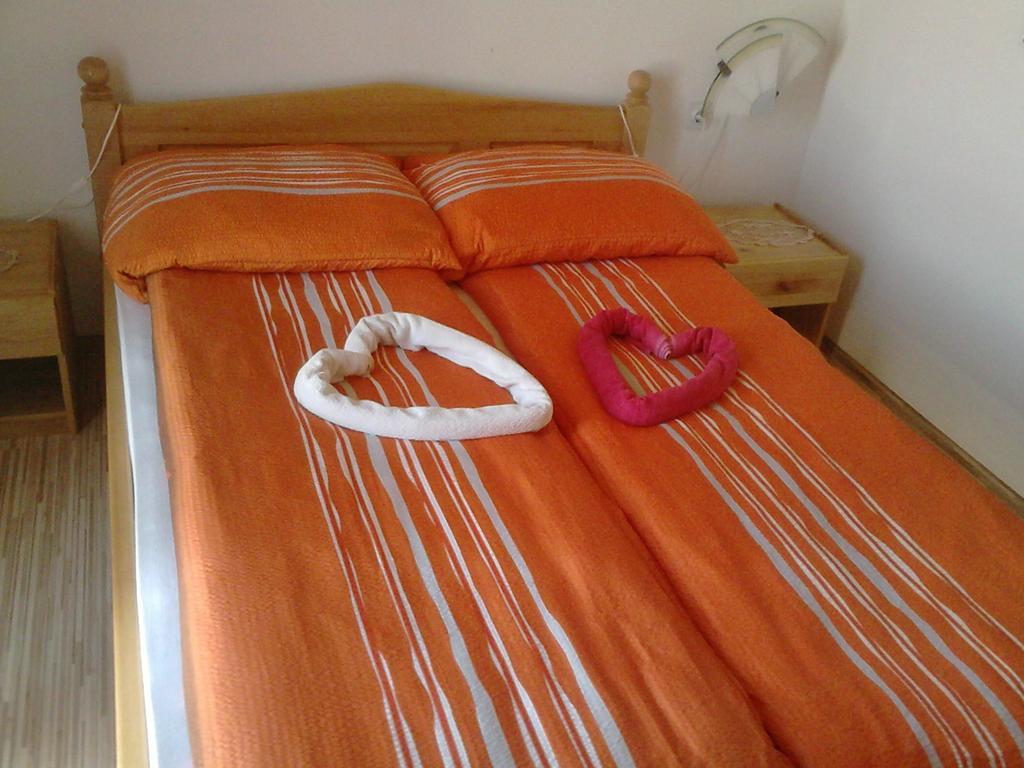 Rooms Josip Korenica Bilik gambar
