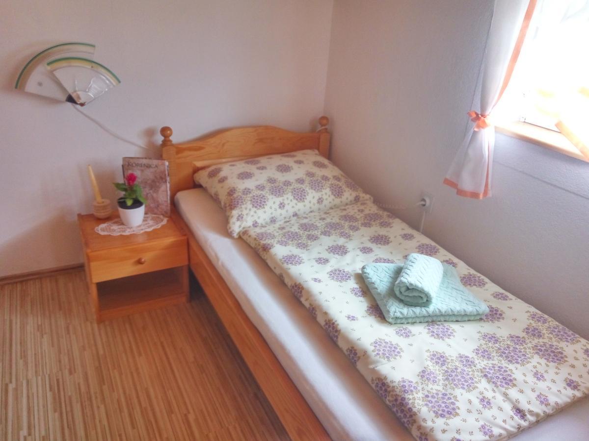 Rooms Josip Korenica Luaran gambar