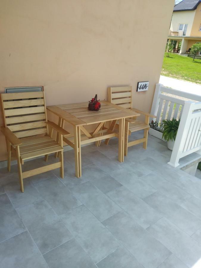 Rooms Josip Korenica Luaran gambar