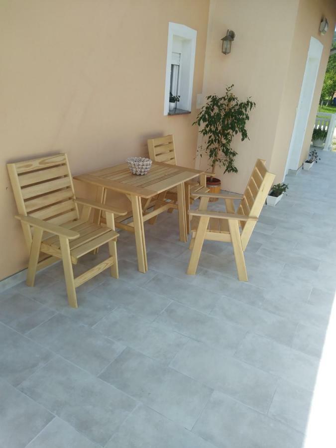 Rooms Josip Korenica Luaran gambar